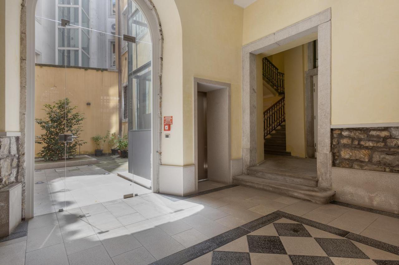 Suite Saba, Stile E Parcheggio In Centro A Trieste Exterior foto