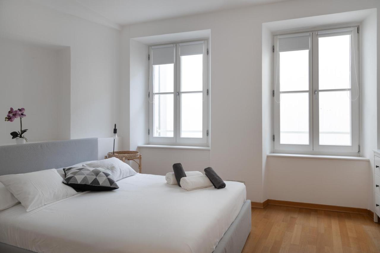 Suite Saba, Stile E Parcheggio In Centro A Trieste Exterior foto